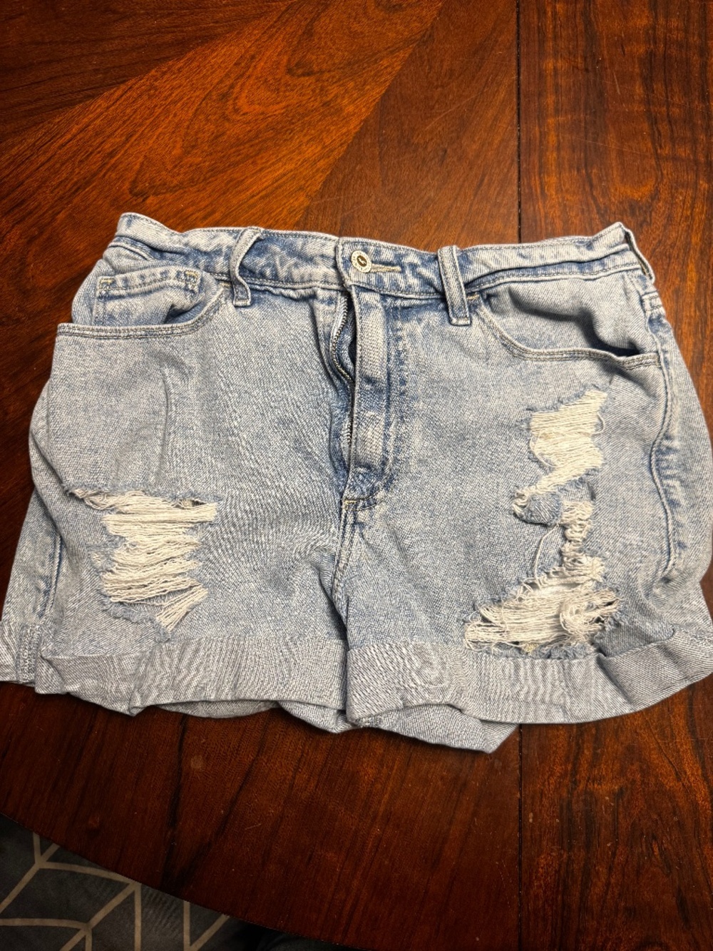 Hollister Curvy ultra high-rise mom short 3”
